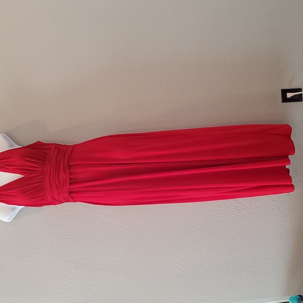 Evan-Picone flattering red, halter style maxi dress